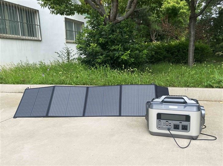 Taşınabilir elektrik istasyonu 2200W